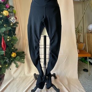ALO yoga scrunch legging